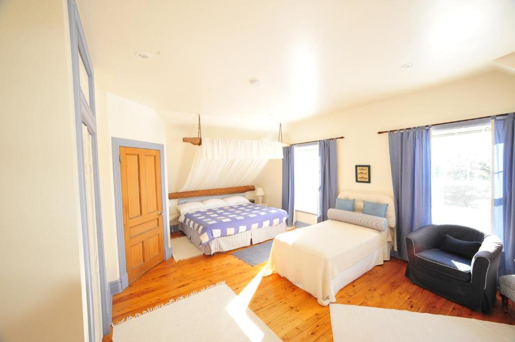 Little Shemogue Inn Екстериор снимка