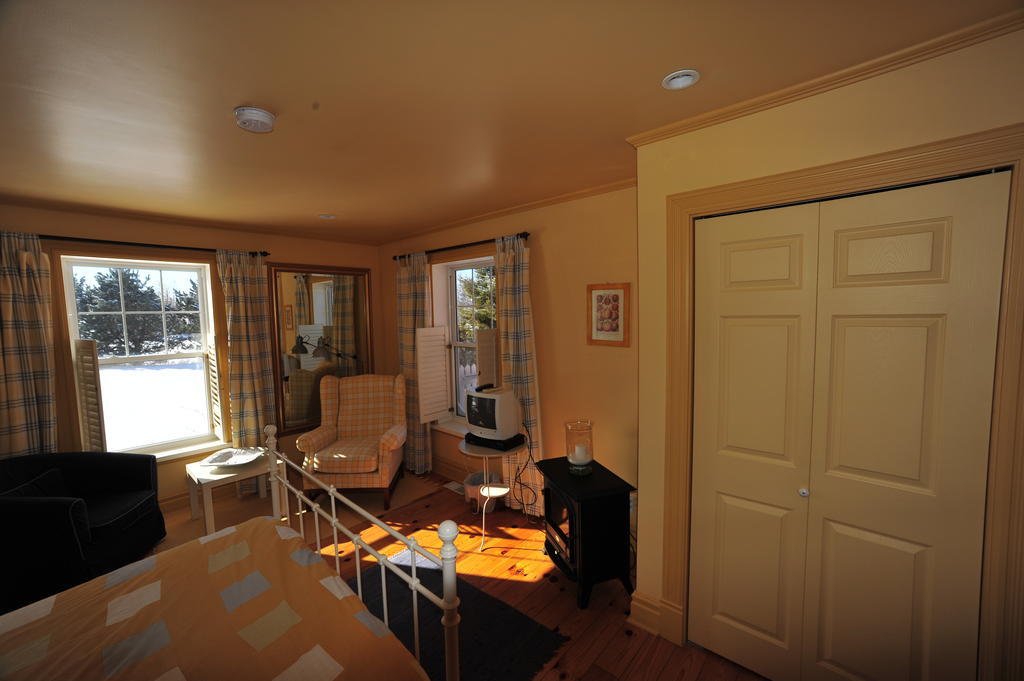 Little Shemogue Inn Екстериор снимка