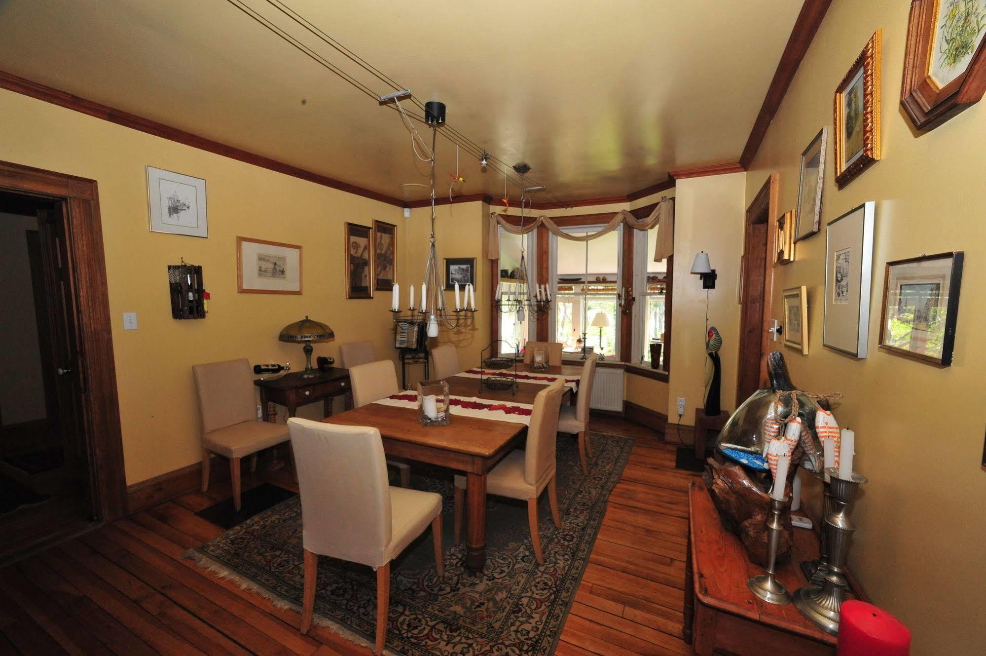 Little Shemogue Inn Екстериор снимка