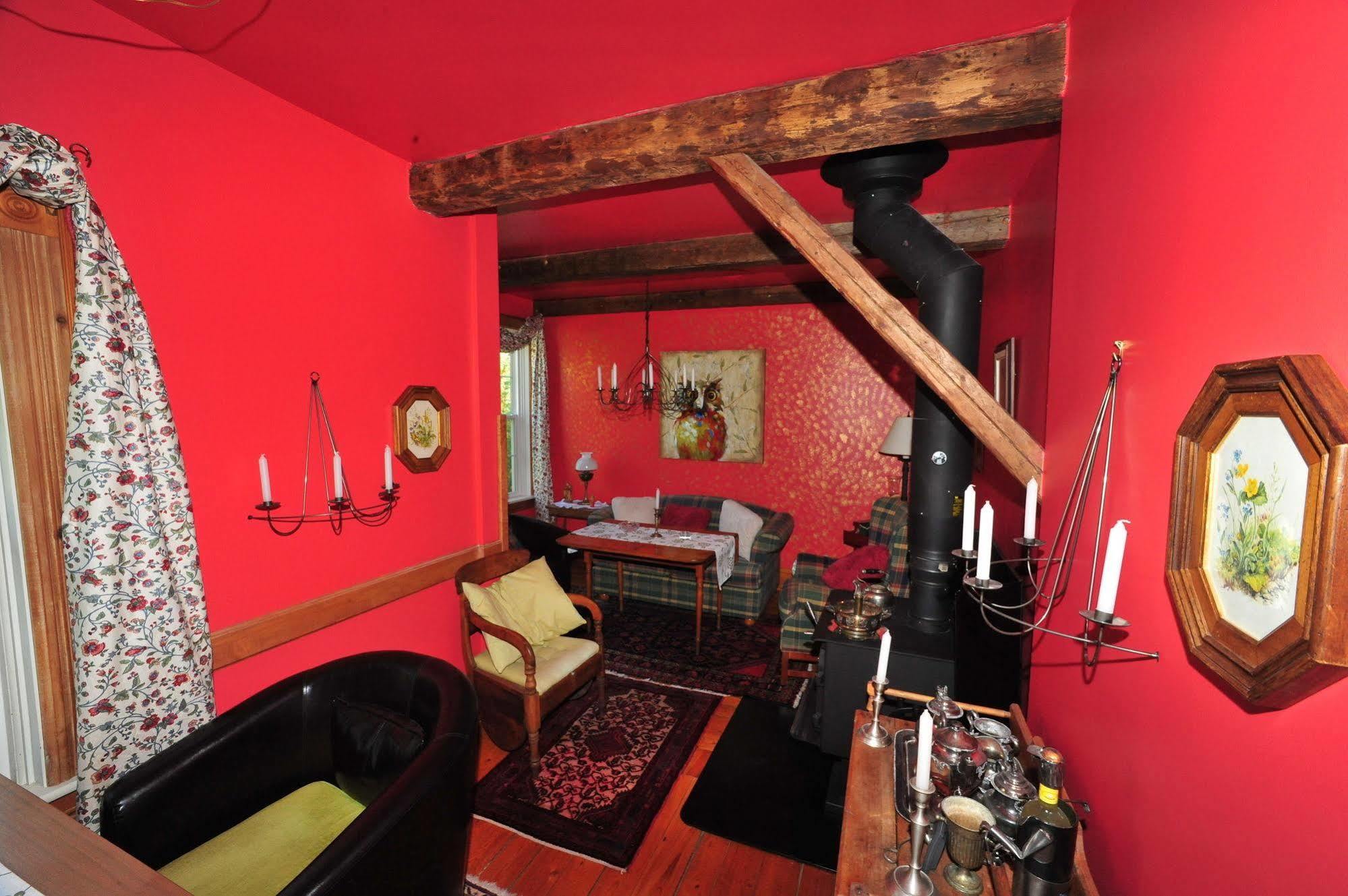Little Shemogue Inn Екстериор снимка